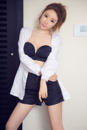张艺凡